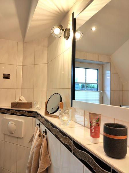 Ferienhaus Blaue Blume Mit 11 Kw Ladestation, Kamin, Terrasse, Eingezaeuntem Garten, Sauna, Wlan, Netflix, 2 Hunde Willkommen! Güntersberge Exteriör bild